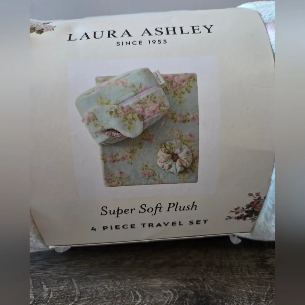 Laura Ashley Floral Plush Travel Set - NEW